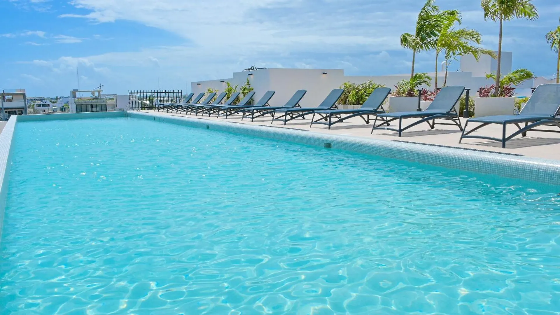 Urban Towers Playa Del Carmen Apartment