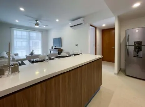 Urban Towers Playa Del Carmen Apartment